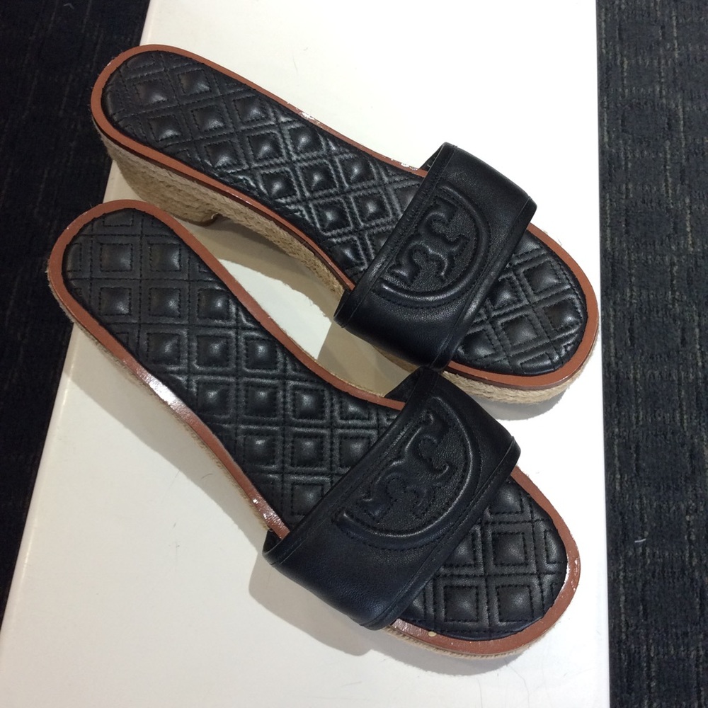 Woman’s Tory Burch wedge summer slipper sandal